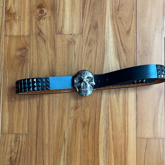 Men’s belt with silver skull buckle black genuine leather studded punk style